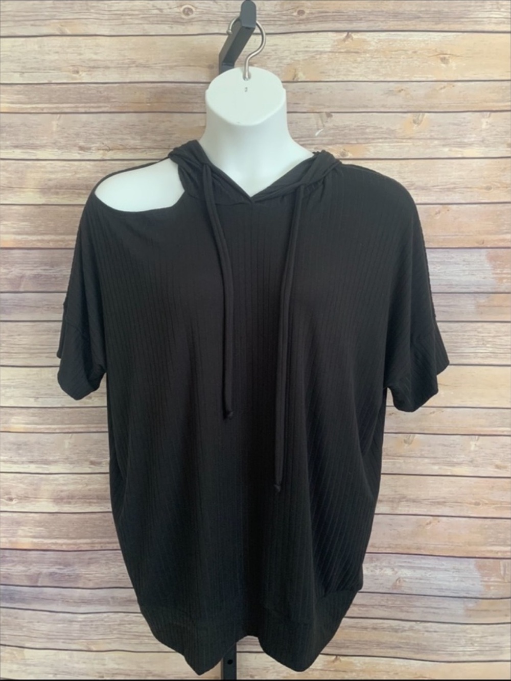 White Birch Black Off-Shoulder Hoodie Top 
Size 2X